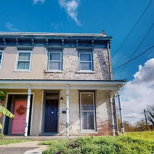 New! Renovated Townhome W/ Putting & Patio! United States